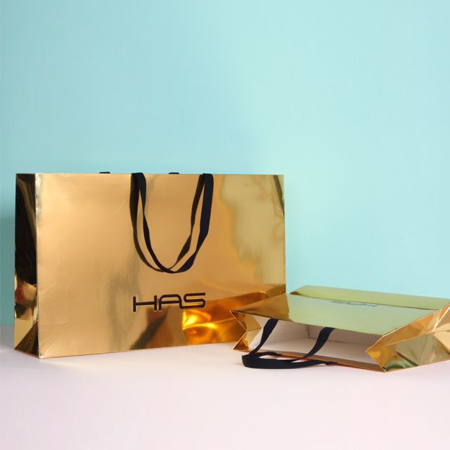 sacolas de papel com laminação metalizada
