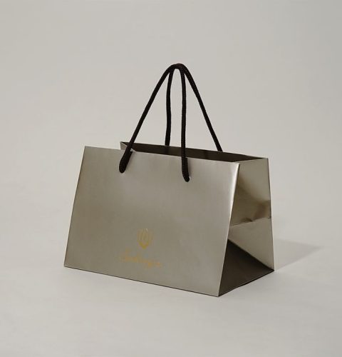 sacolas de papel com laminação metalizada